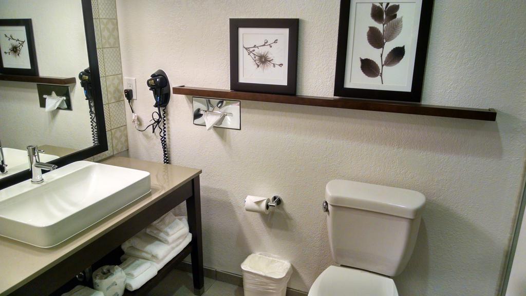 Country Inn & Suites By Radisson, Chippewa Falls, Wi חדר תמונה
