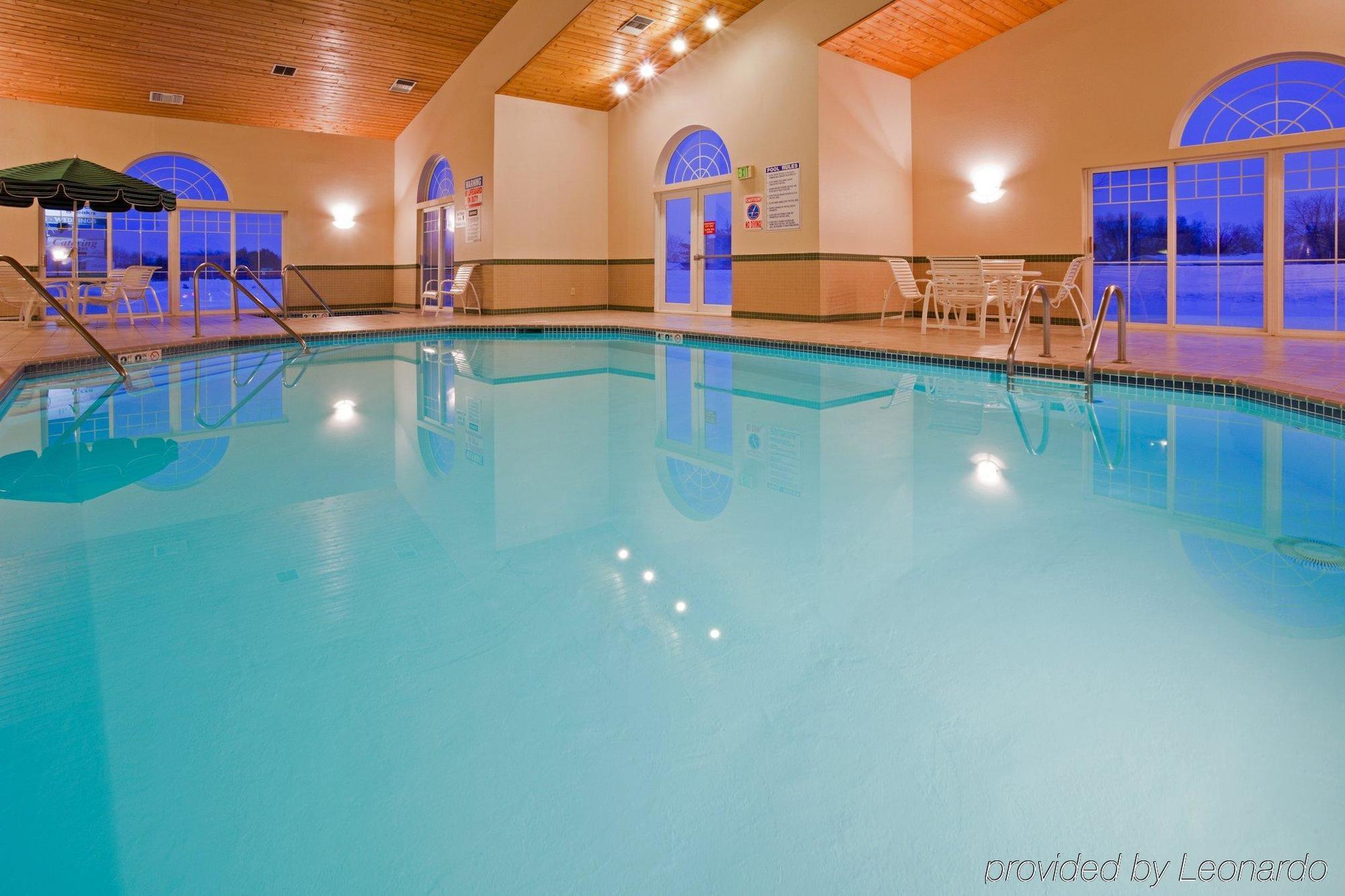 Country Inn & Suites By Radisson, Chippewa Falls, Wi מראה חיצוני תמונה