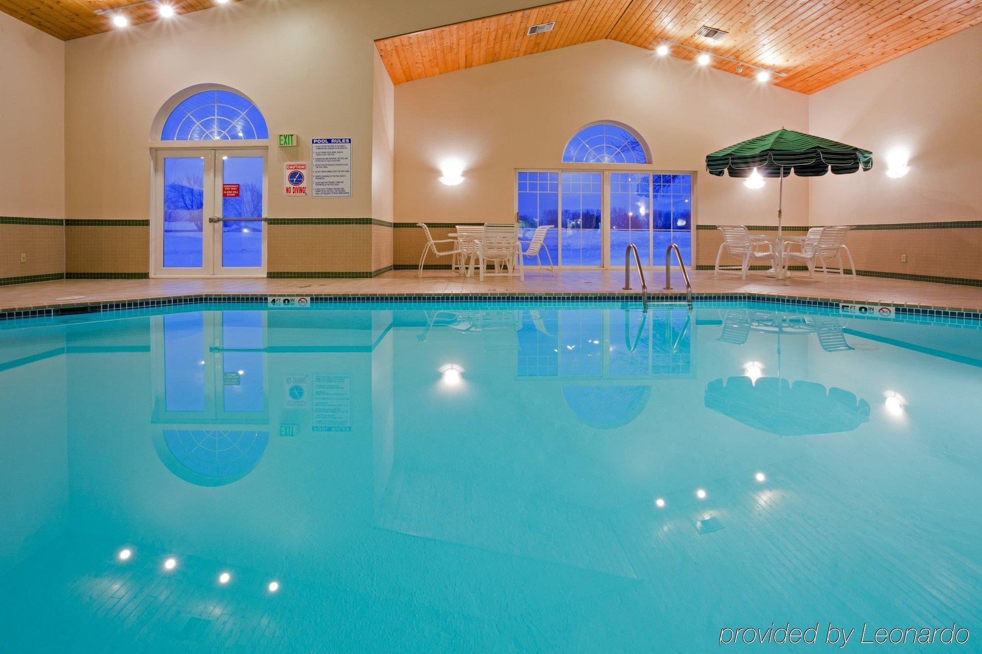 Country Inn & Suites By Radisson, Chippewa Falls, Wi מראה חיצוני תמונה